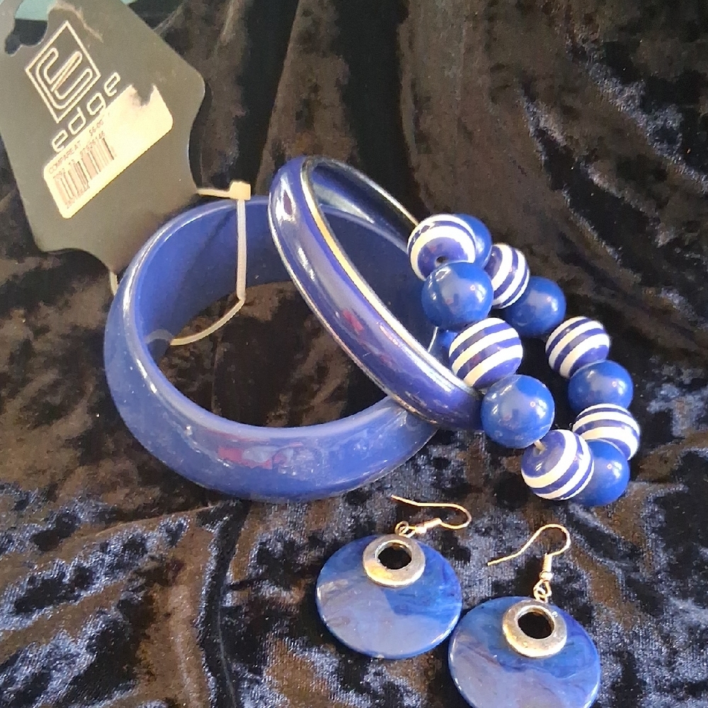 Edge Blue Chunky Bracelet and Earring Set .expandable Enamel And Blue Acrylic